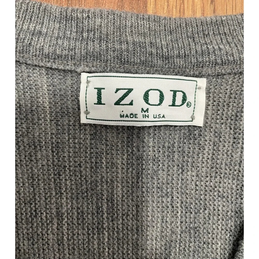 IZOD V-Neck Sweater Mens Medium Made in USA 90s Crest Logo